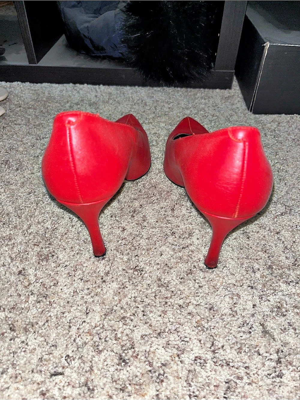Kenneth Cole Pointed-Toe Red Heels - Picture 3 of 4